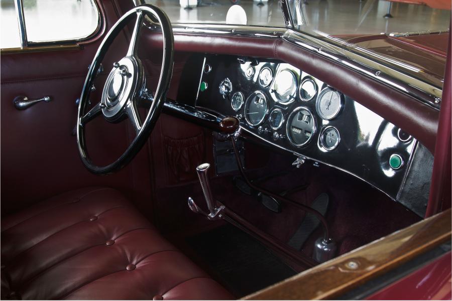  Duesenberg J310/2144 Sedan by Derham 1935 года  (фото 9 из 21)